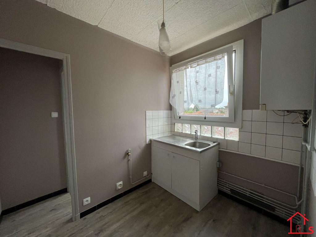 Appartement F2 1er étage à DIEULOUARD