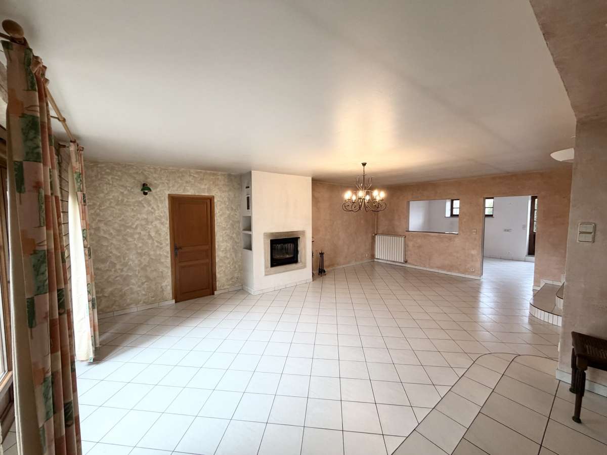 Maison F7 - LIMEY-REMENAUVILLE *