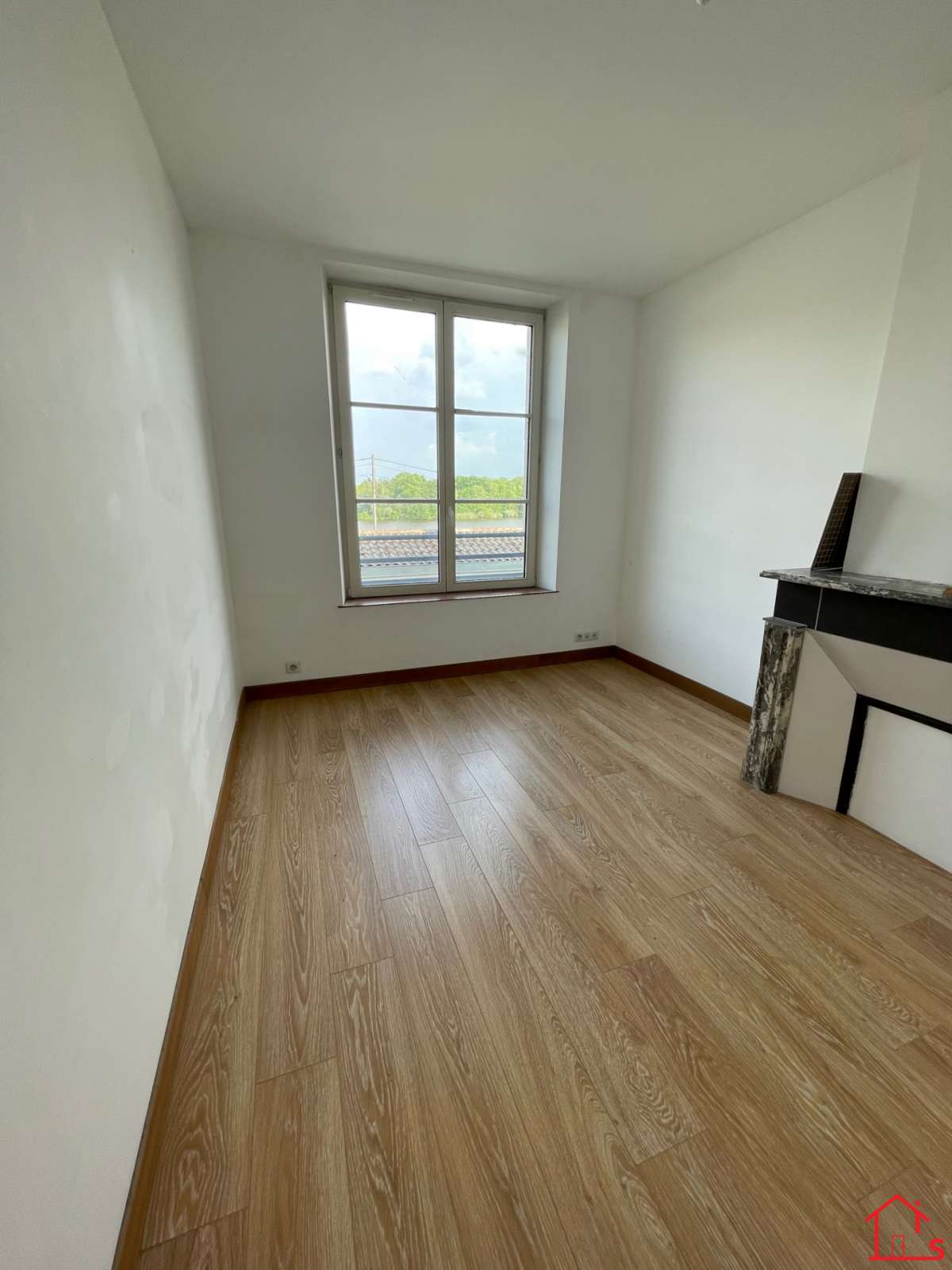 Appartement F3 au 1er étage Place Hordal du Lys PONT-A-MOUSSON *