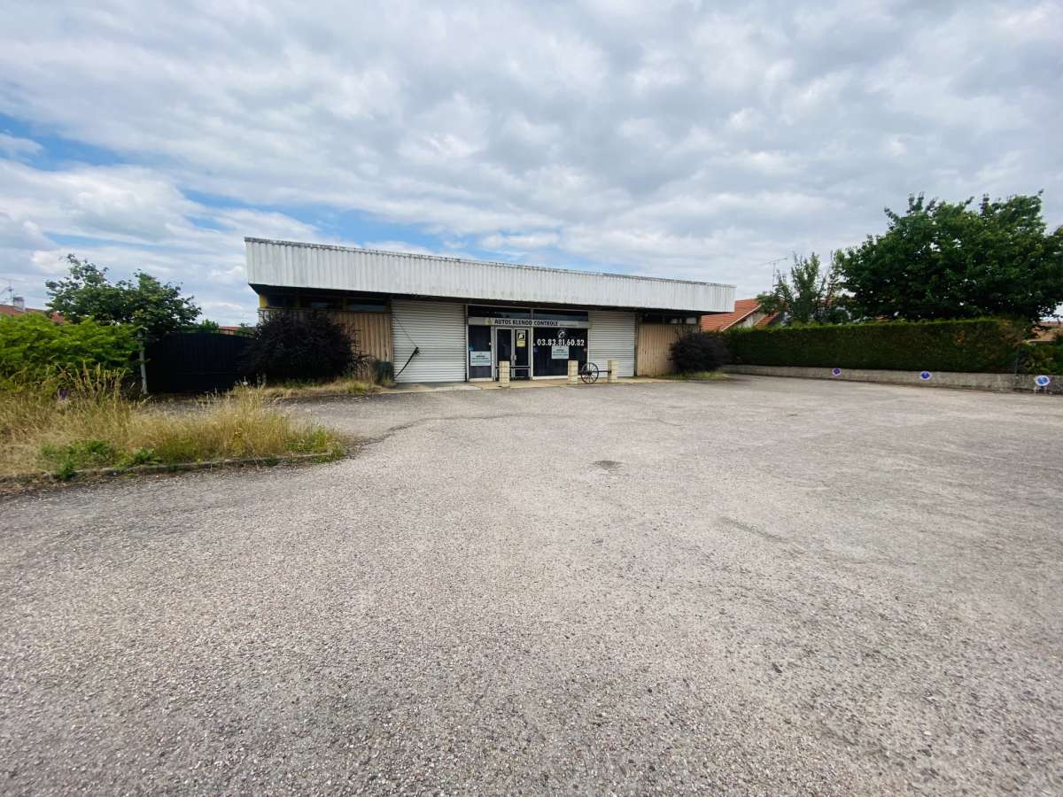 Local commercial 800 m2   Blénod-lès-Pont-à-Mousson (centre)