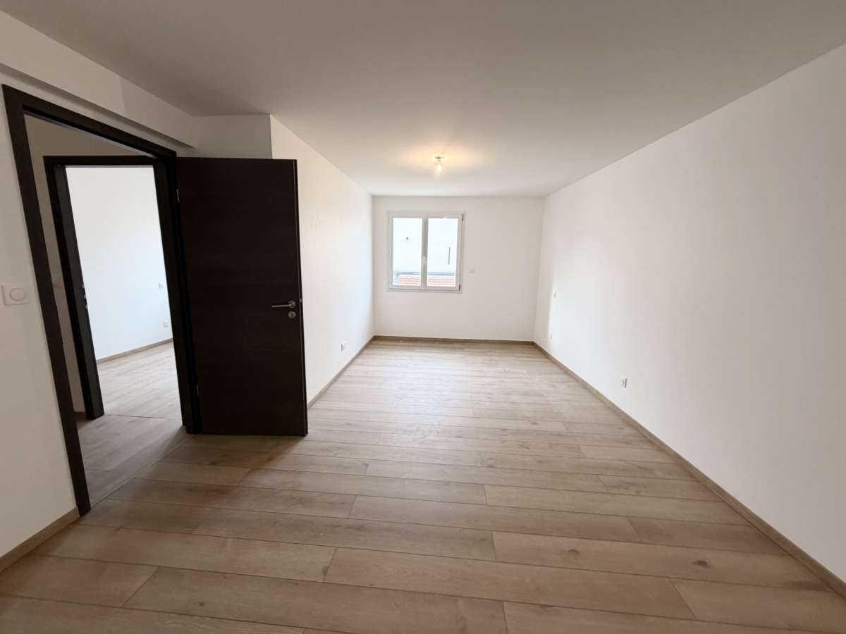 Maison F5 - AUTREVILLE SUR MOSELLE *