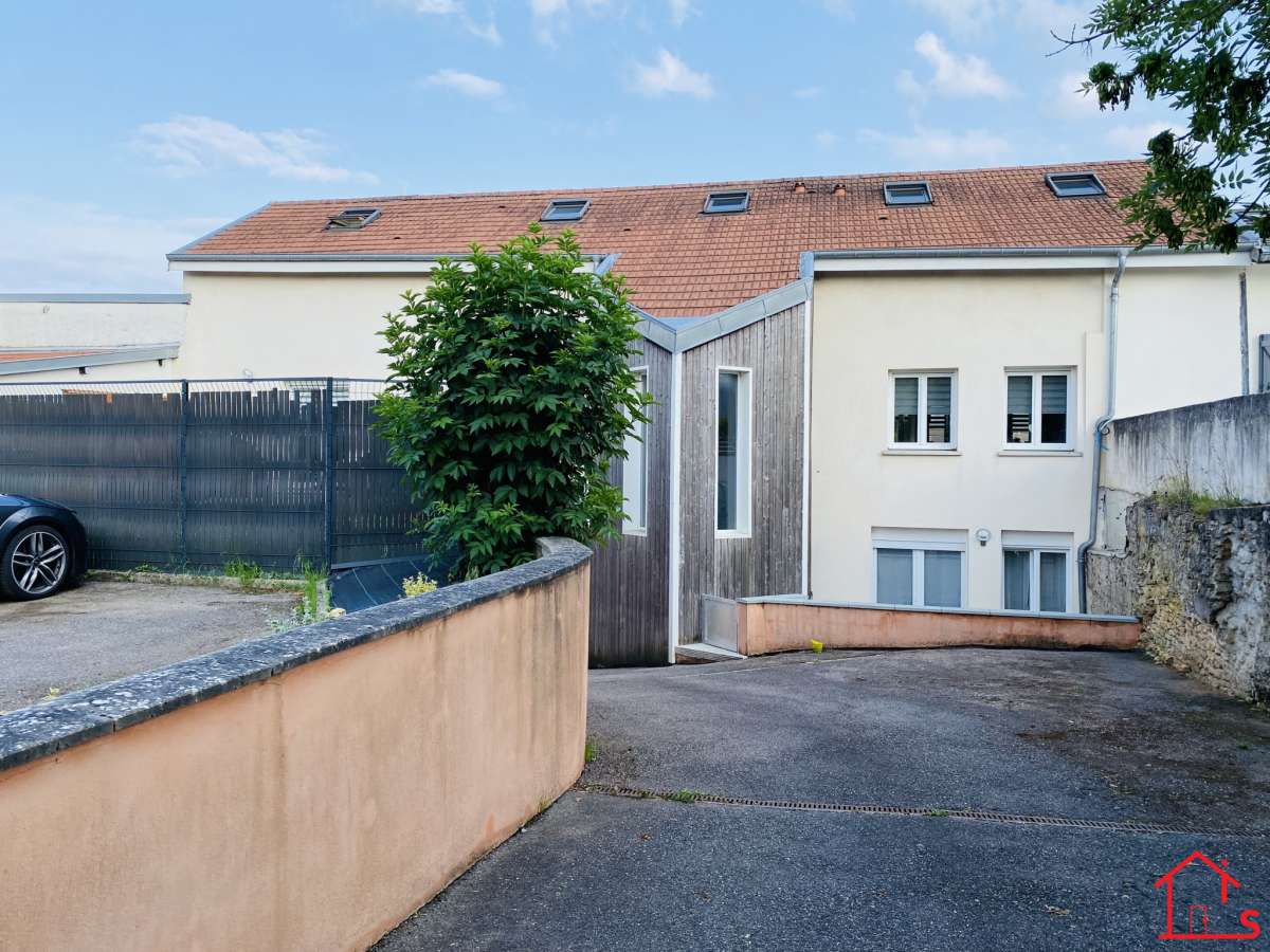 Beau duplex rénové à neuf à Saizerais