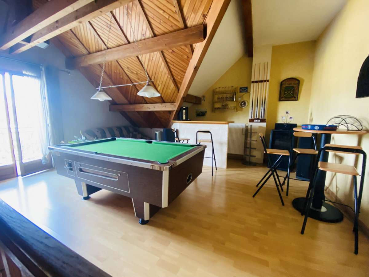 Lunéville   Maison familiale au calme avec grand terrain arboré