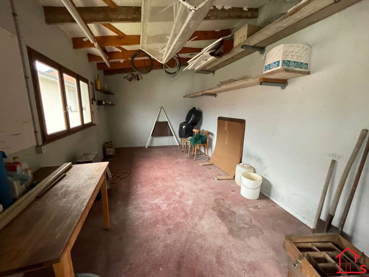 Maison sur sous-sol complet avec grand jardin