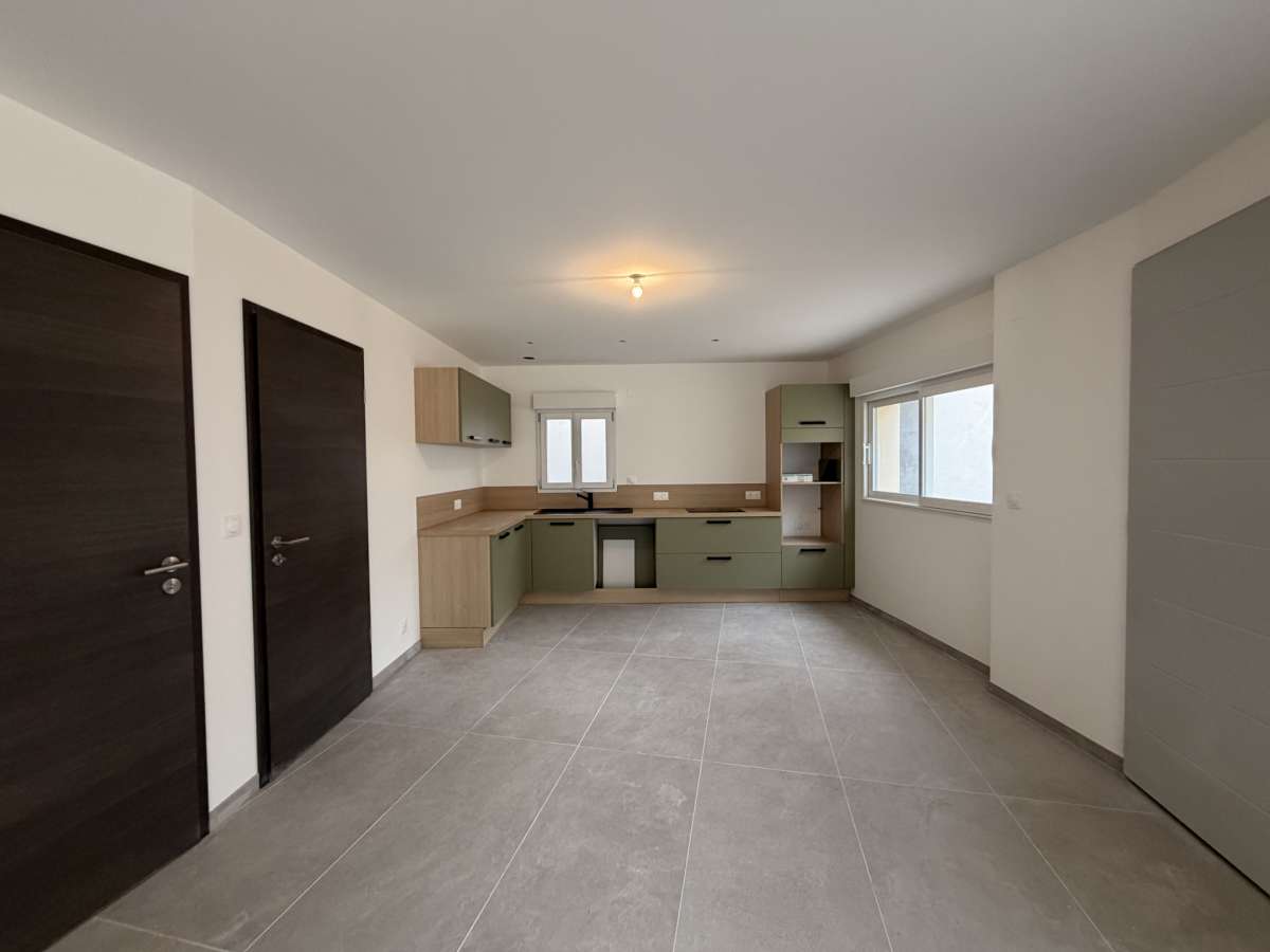 Maison F5 - AUTREVILLE SUR MOSELLE *