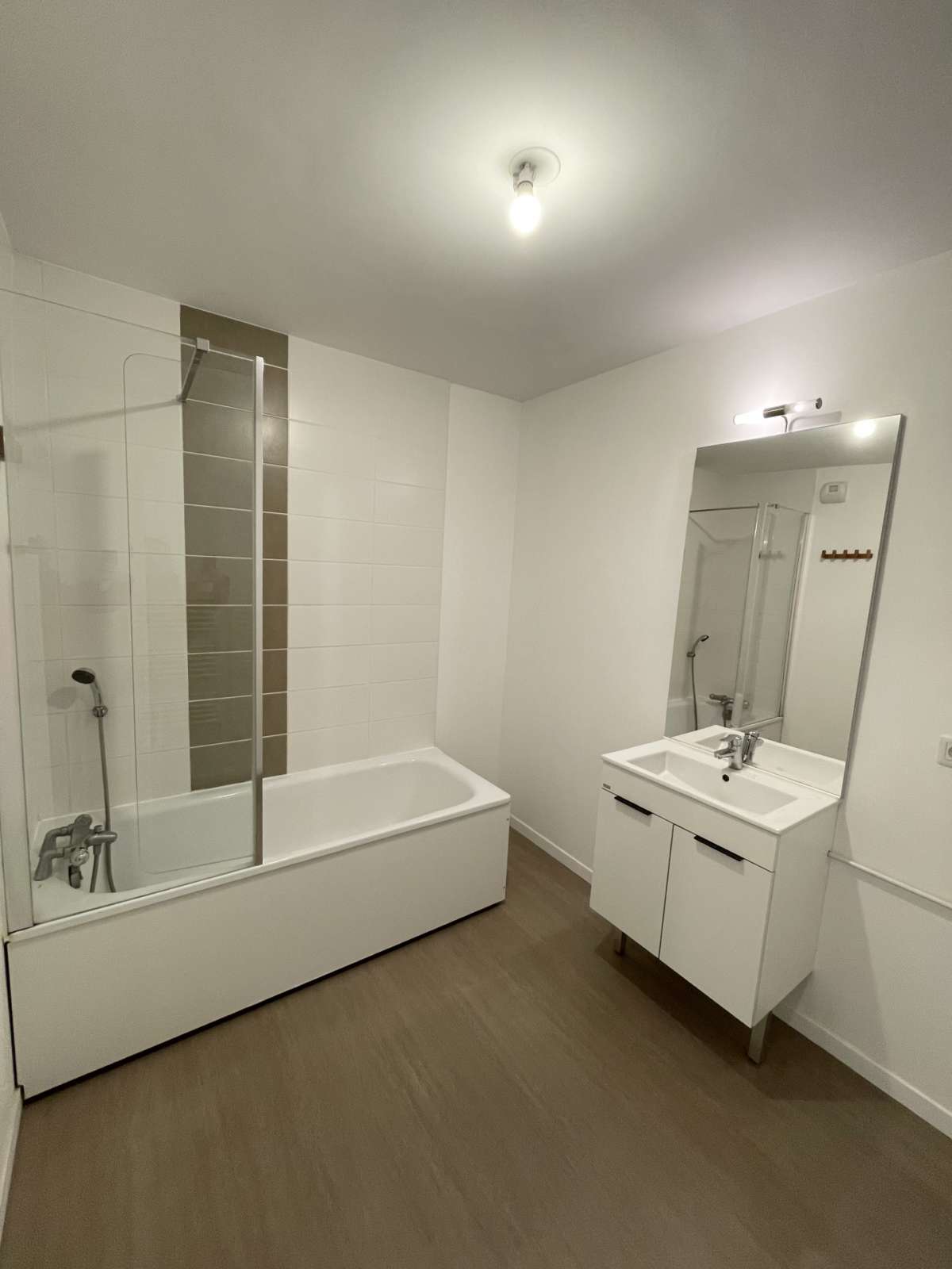 Appartement F5 - LANEUVEVILLE *