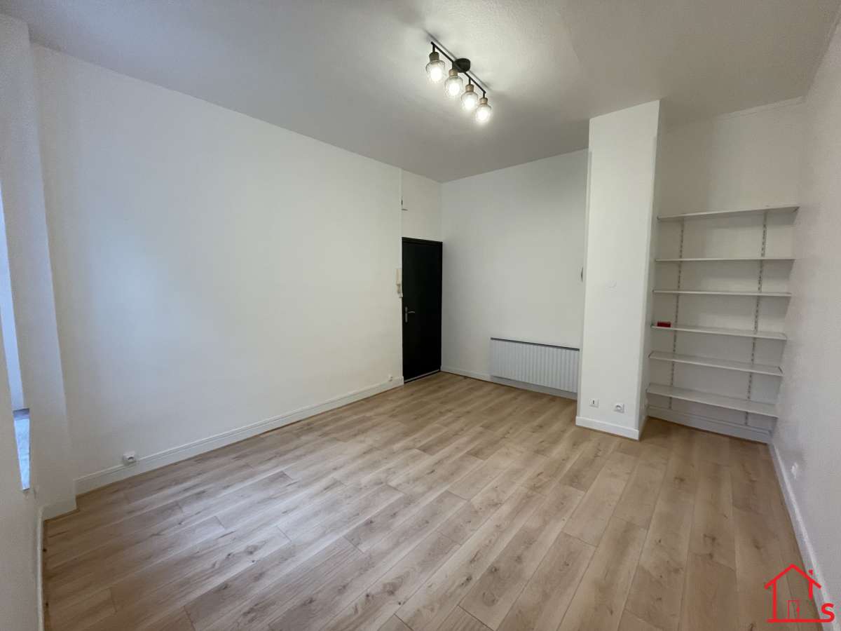 Appartement F2 - NOMENY