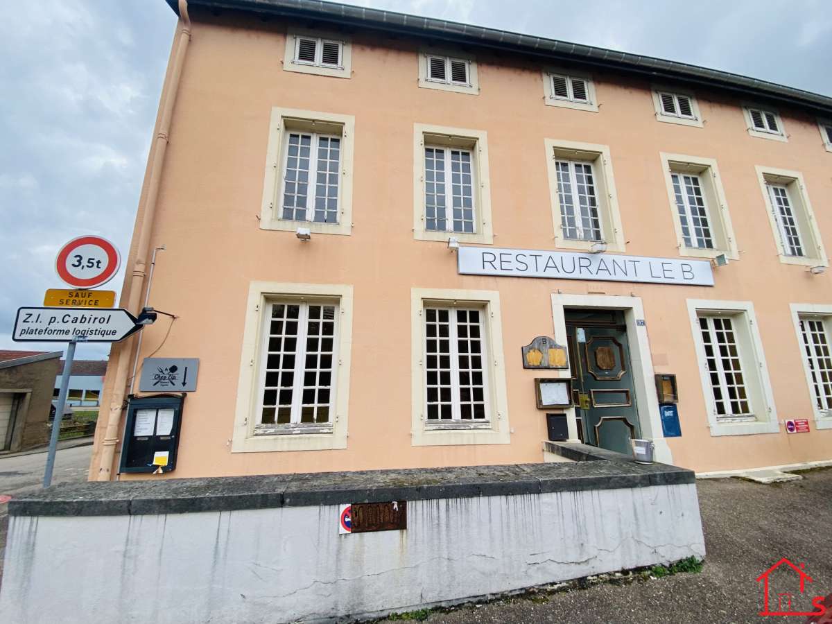 Ancien Restaurant avec Fort Potentiel de Rénovation
