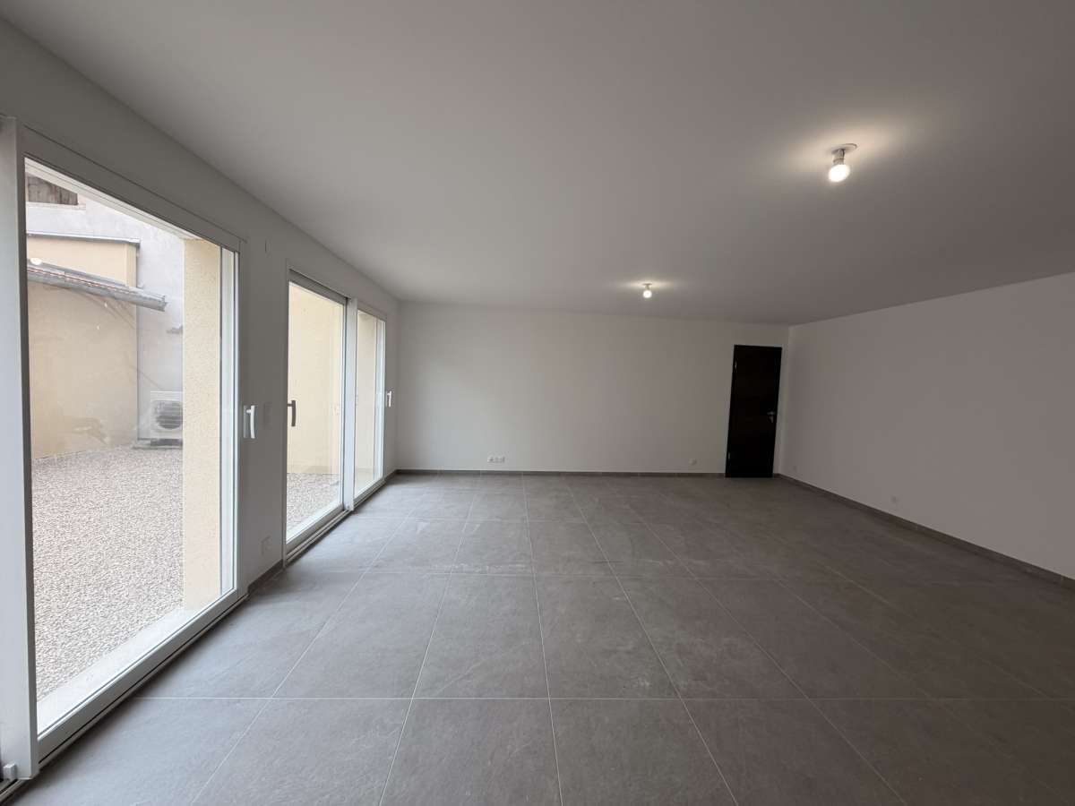 Maison F5 - AUTREVILLE SUR MOSELLE *