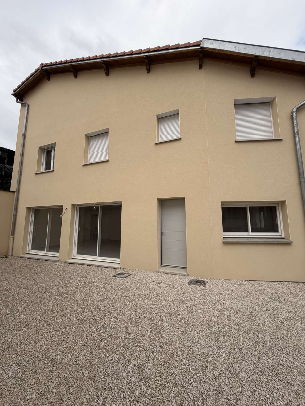 Maison F5 - AUTREVILLE SUR MOSELLE *