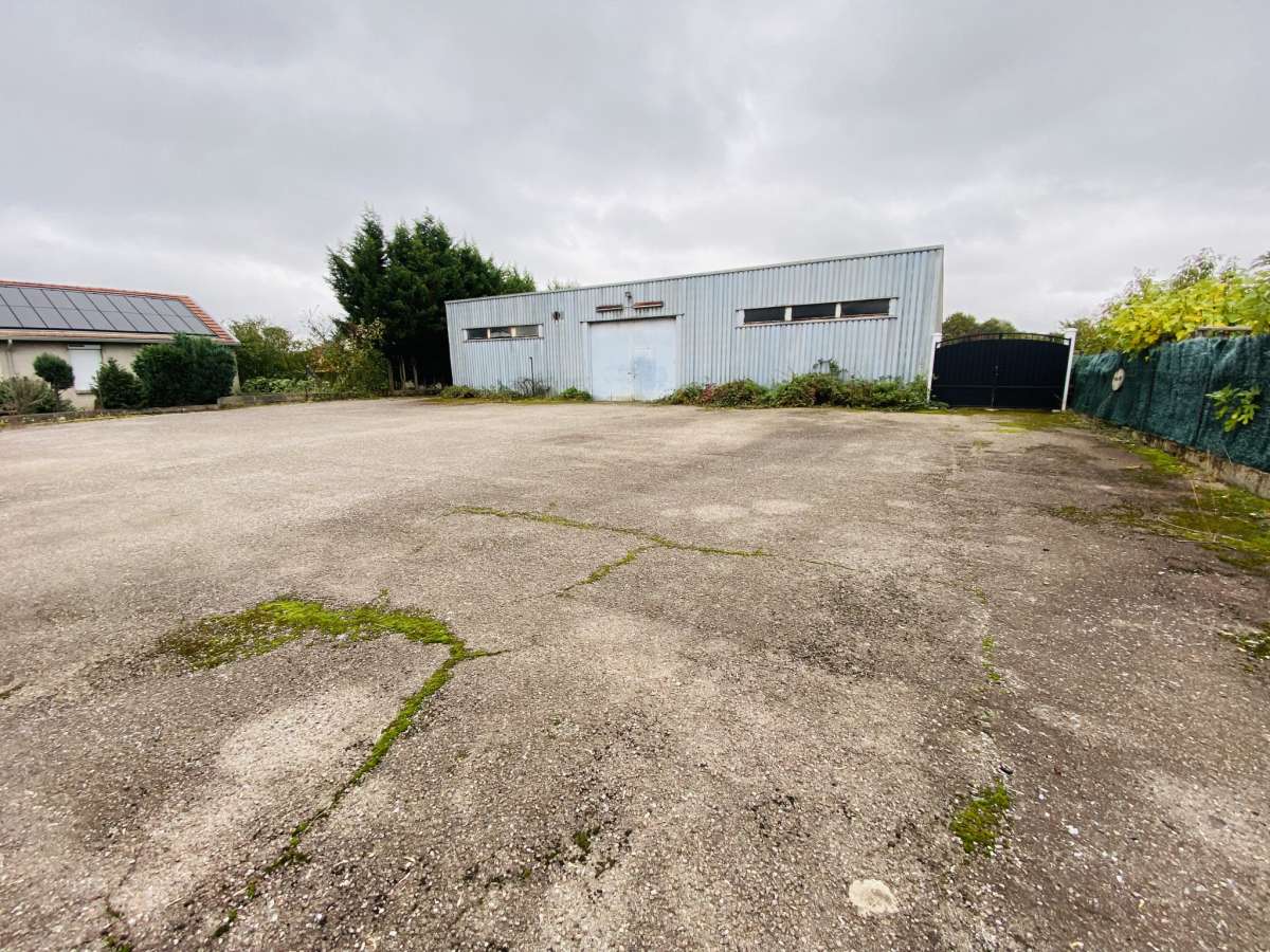 Local commercial 800 m2   Blénod-lès-Pont-à-Mousson (centre)