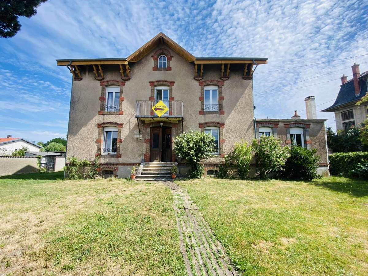 Maison pleine de charme entre Metz et Nancy   Belleville   +1000 m2 de terrain
