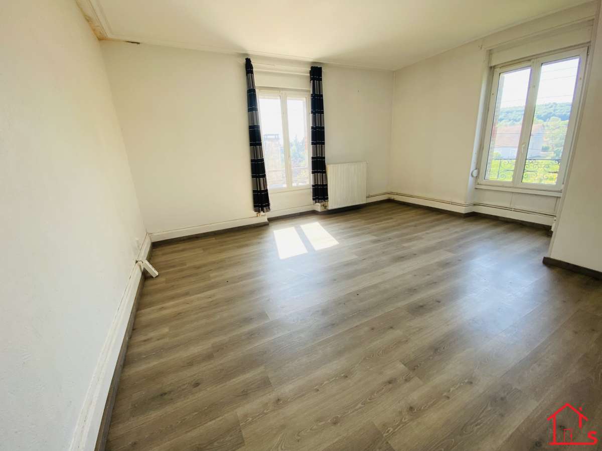Maison pleine de charme entre Metz et Nancy   Belleville   +1000 m2 de terrain
