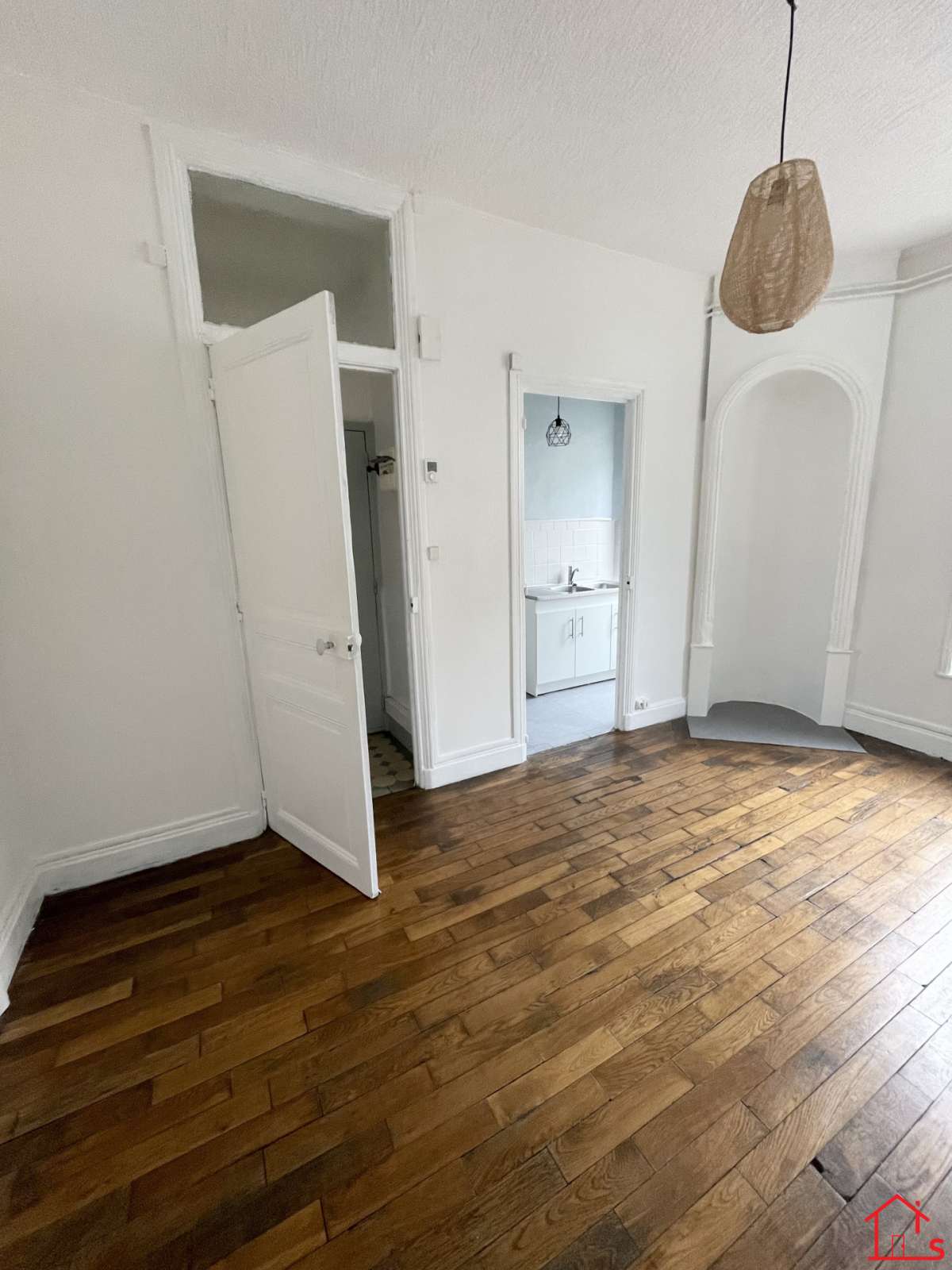 F2 Bis au Faubourg Trois Maisons à NANCY*