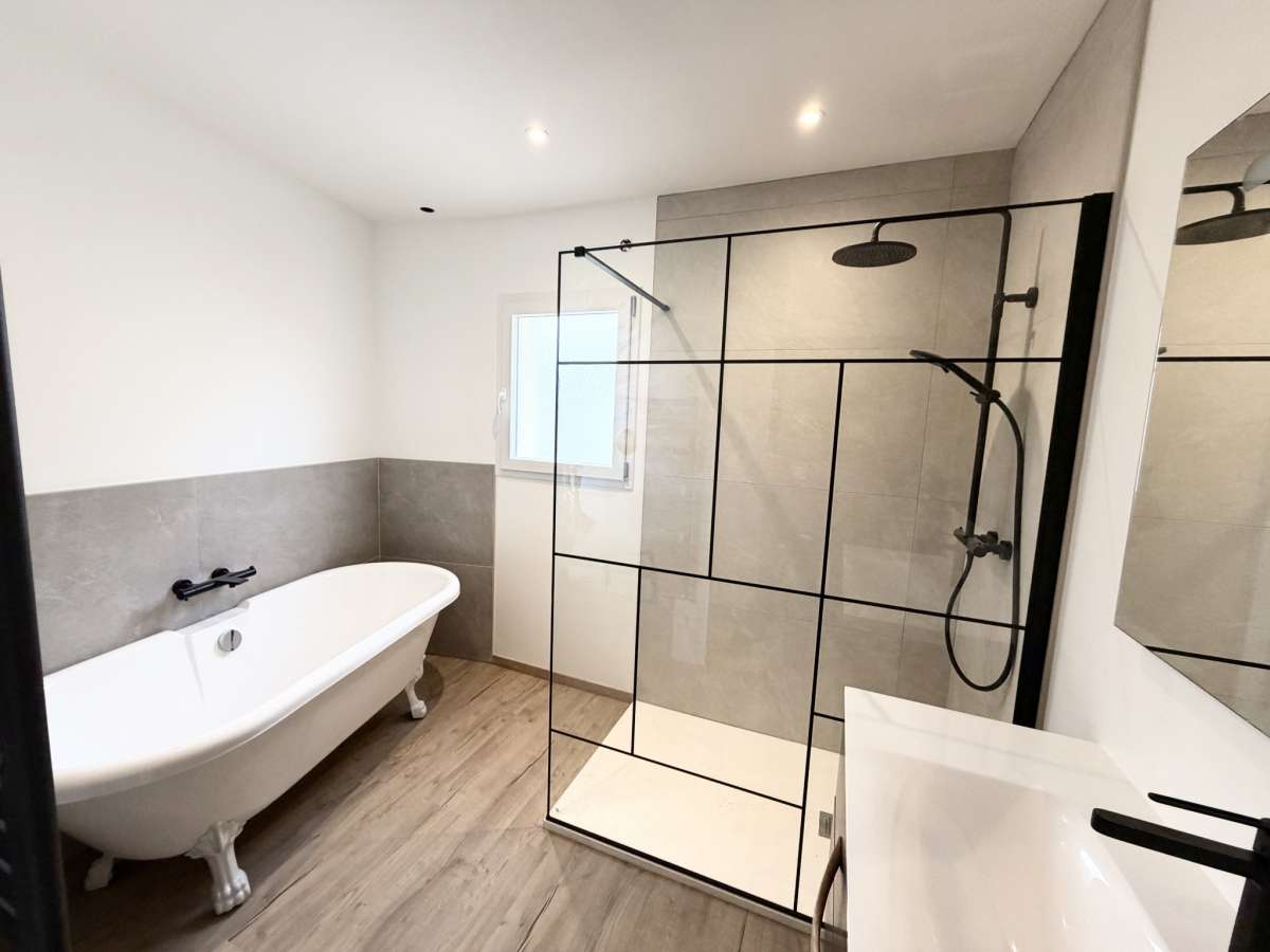 Maison F5 - AUTREVILLE SUR MOSELLE *