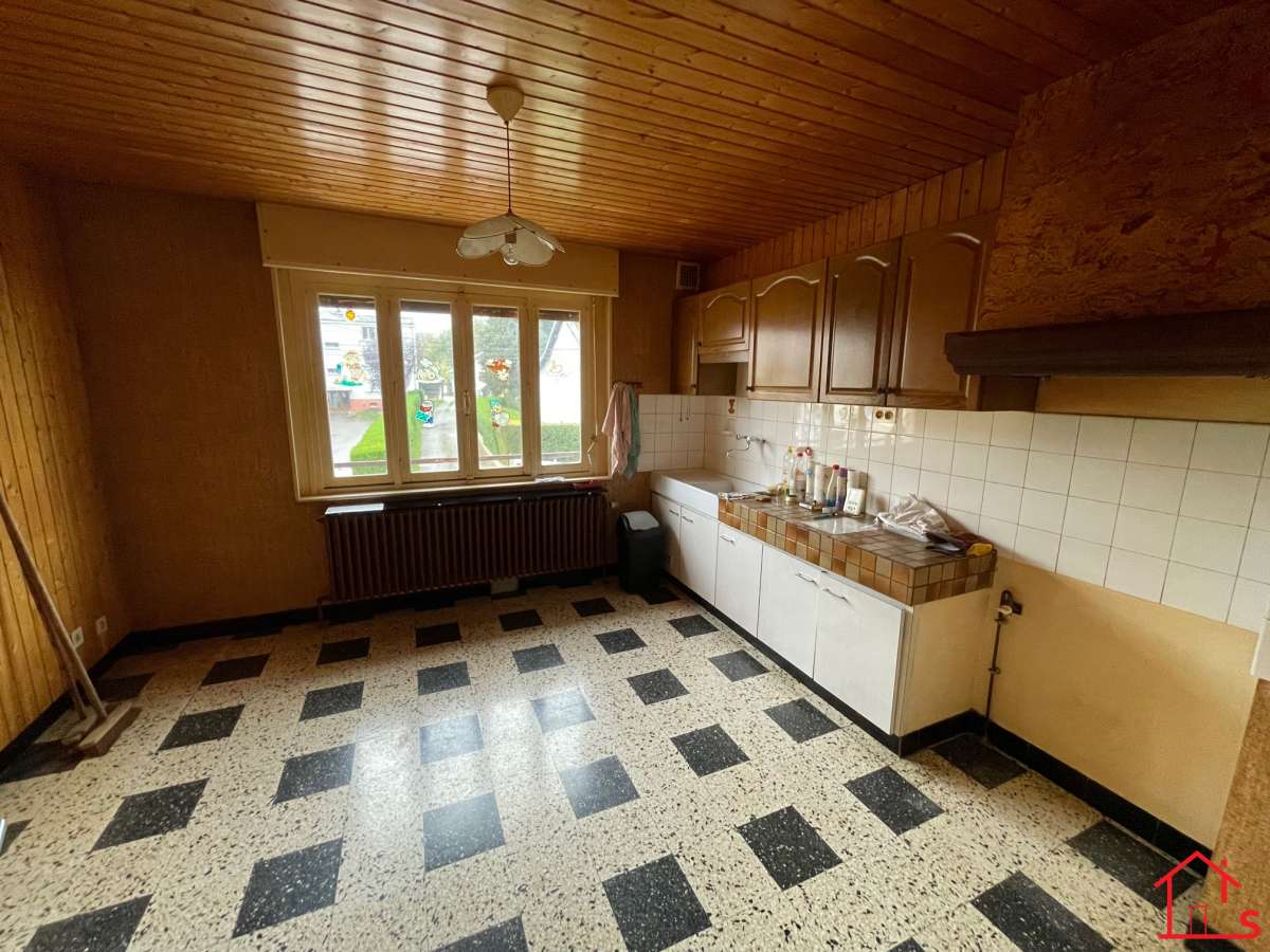 Maison sur sous-sol complet avec grand jardin