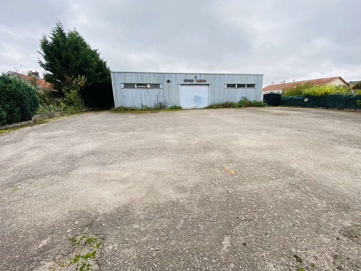 Local commercial 800 m2   Blénod-lès-Pont-à-Mousson (centre)