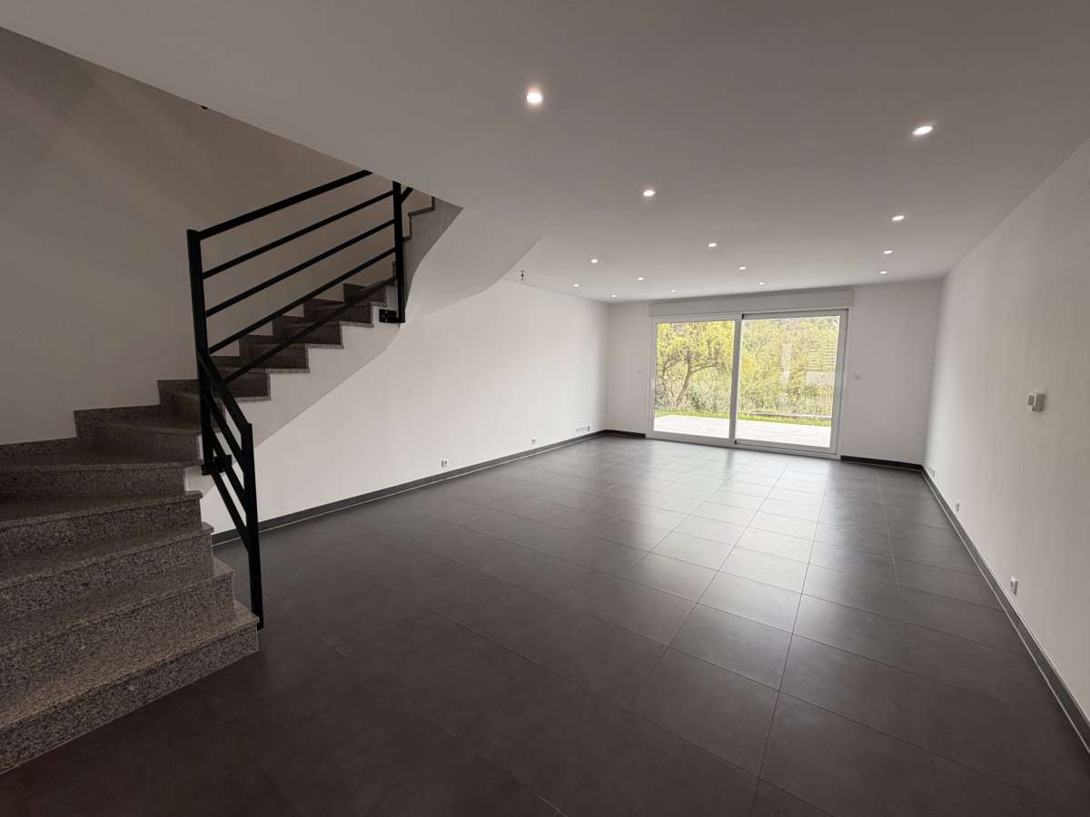 Maison F5 - MARBACHE*