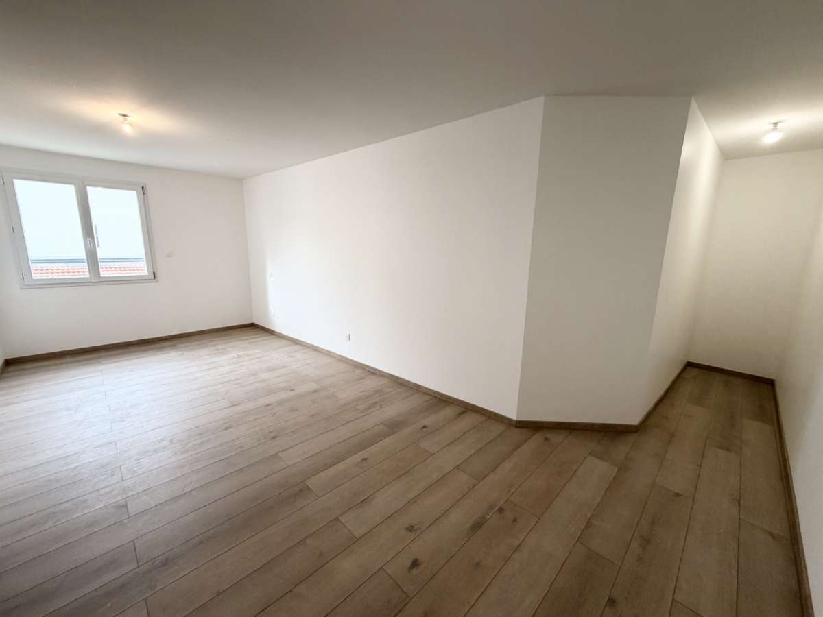 Maison F5 - AUTREVILLE SUR MOSELLE *