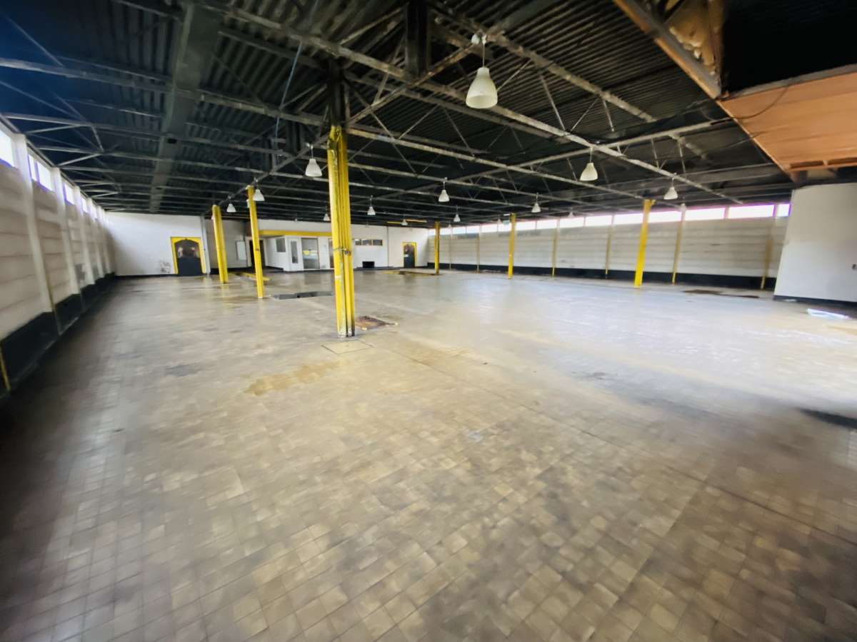 Local commercial 800 m2   Blénod-lès-Pont-à-Mousson (centre)
