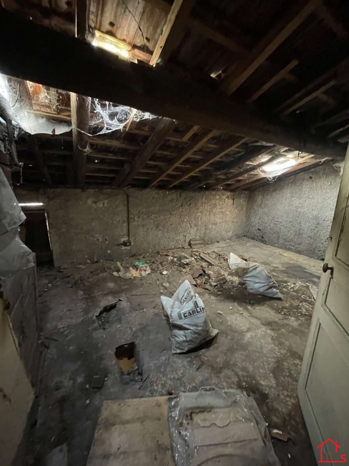 Maison 2 pièces 60 m2 à renover entierement