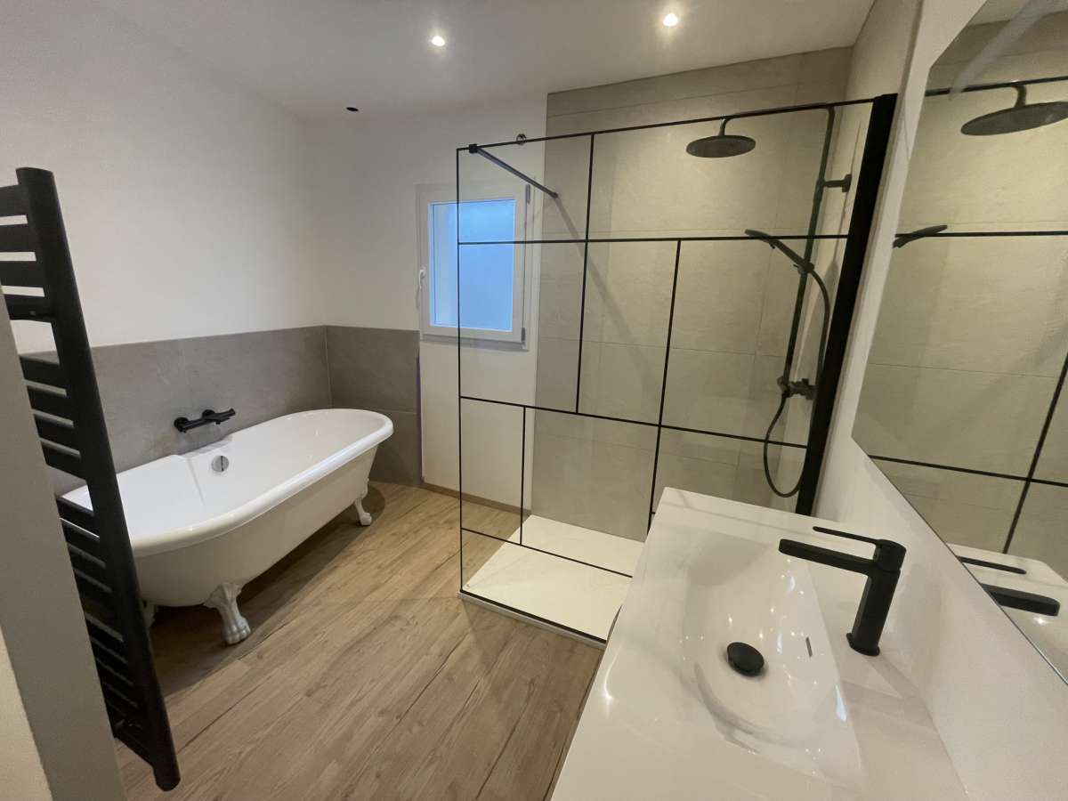 Maison F5 - AUTREVILLE SUR MOSELLE *