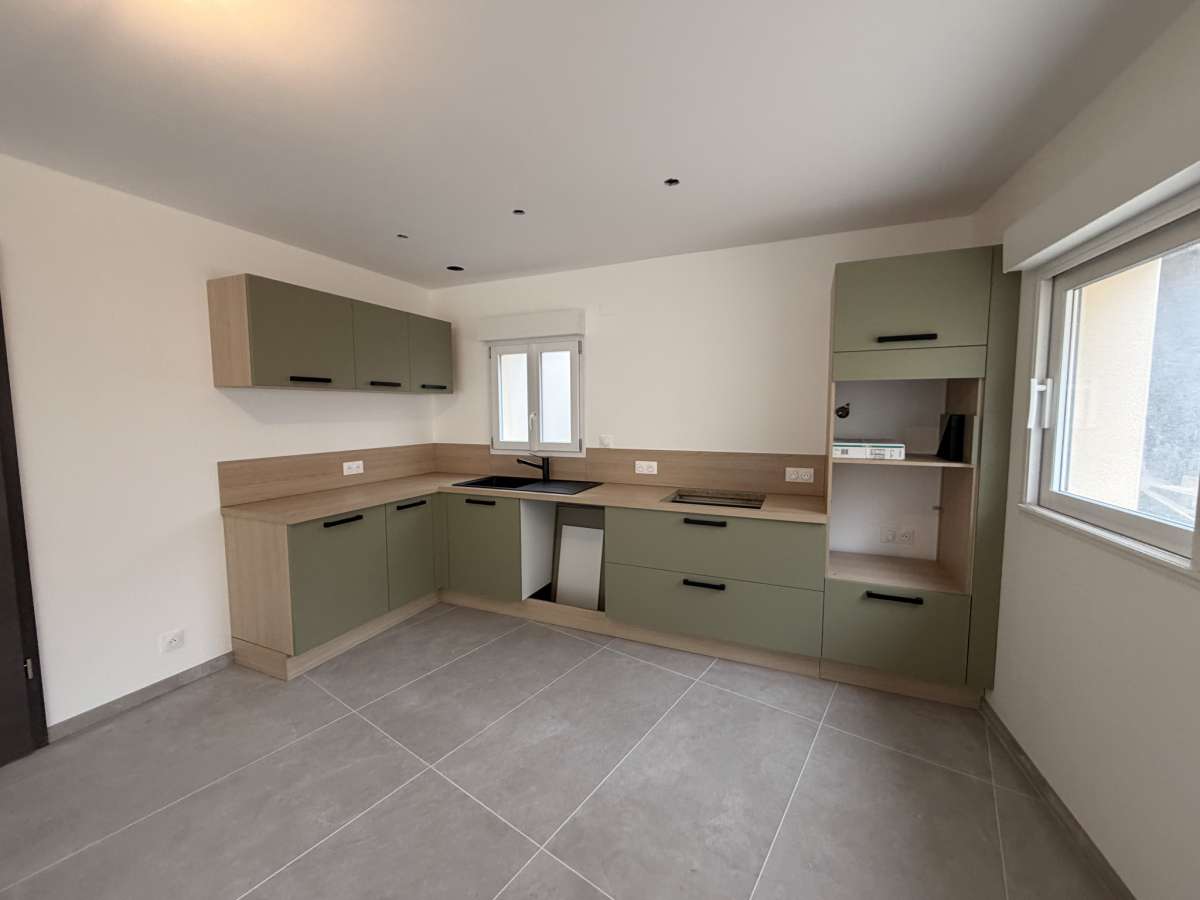 Maison F5 - AUTREVILLE SUR MOSELLE *