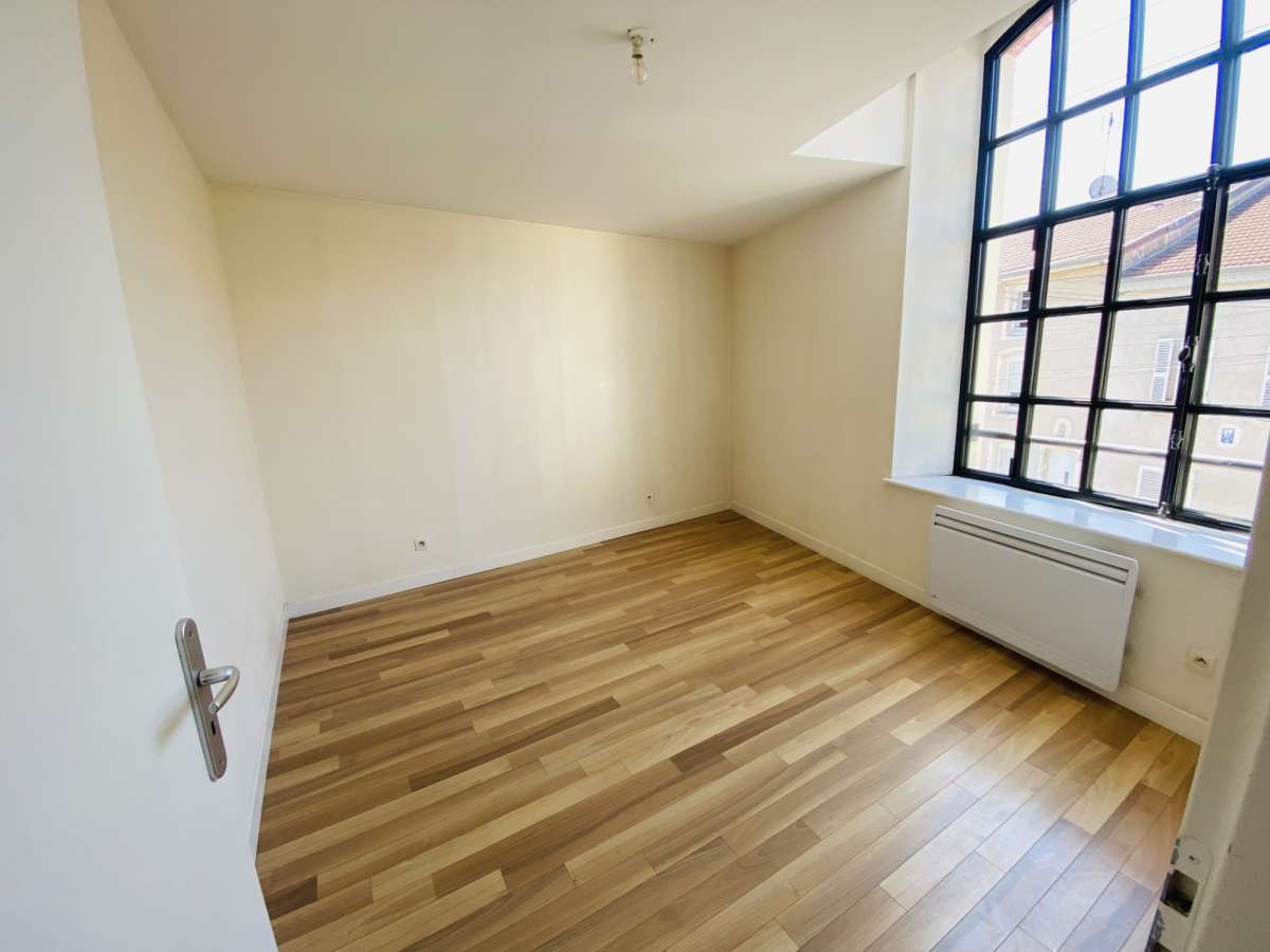 APPARTEMENT F3 LUMINEUX au Coeur de PONT À MOUSSON