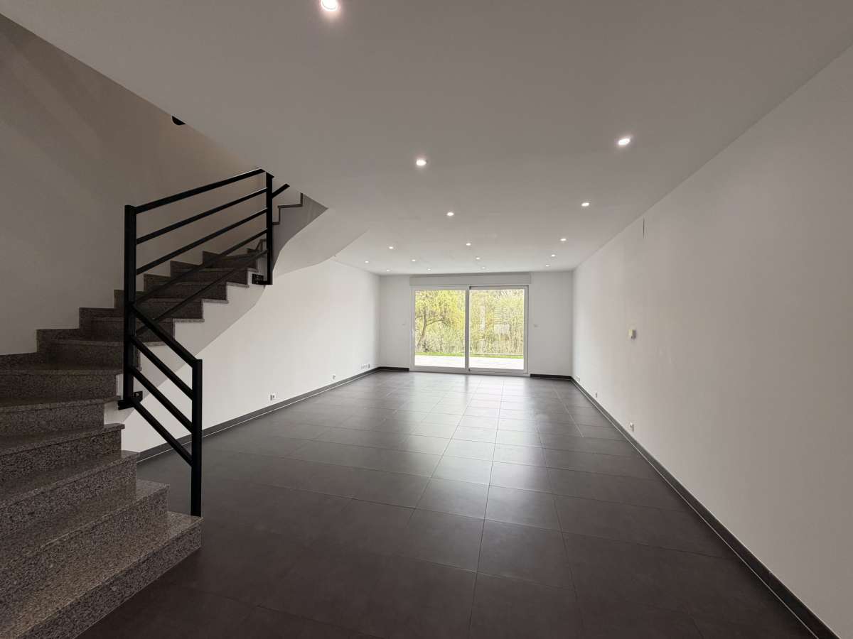 Maison F5 - MARBACHE*