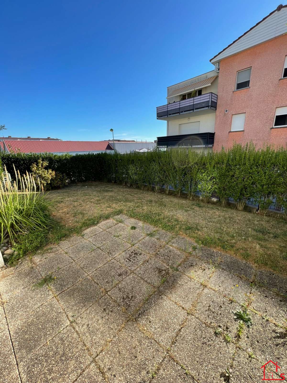 Maison récente de type F5 avec terrasse et jardin