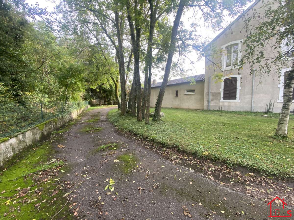 Maison/Appartement à Dieulouard 125 m2 avec jardin et garages