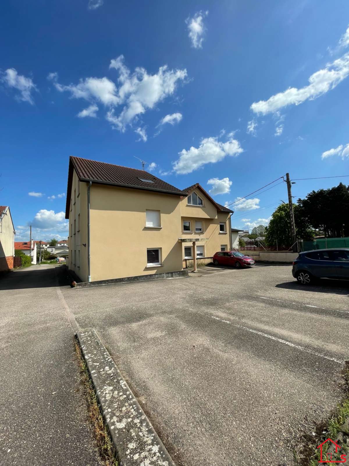 Immeuble locatif de 2006 de 6 logements avec terrasse ou jardin