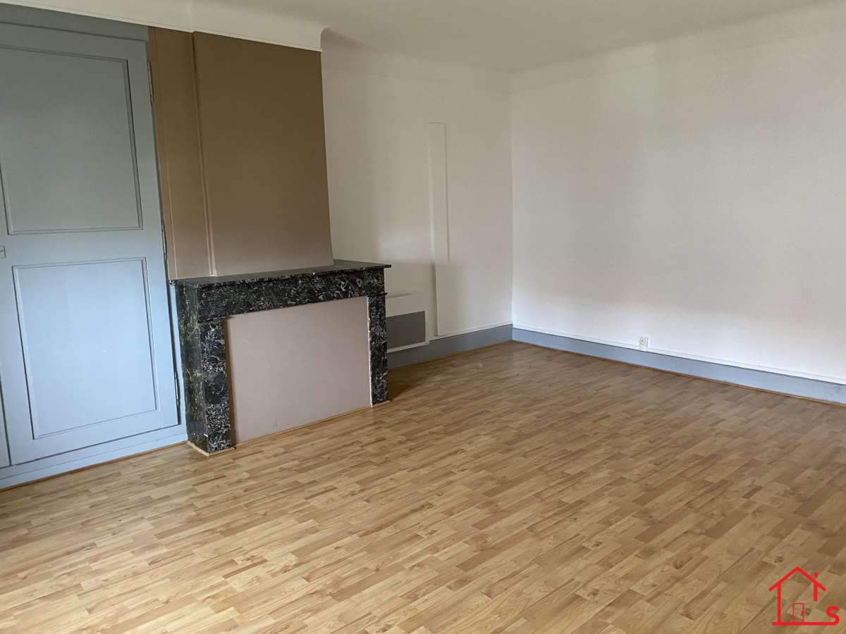 Ensemble de 3 logements dans petite copropriété.