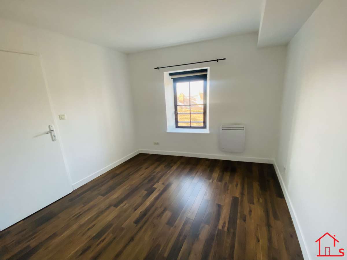 Charmant Appartement au Cœur de Pont-à-Mousson   2 Parkings Intérieurs