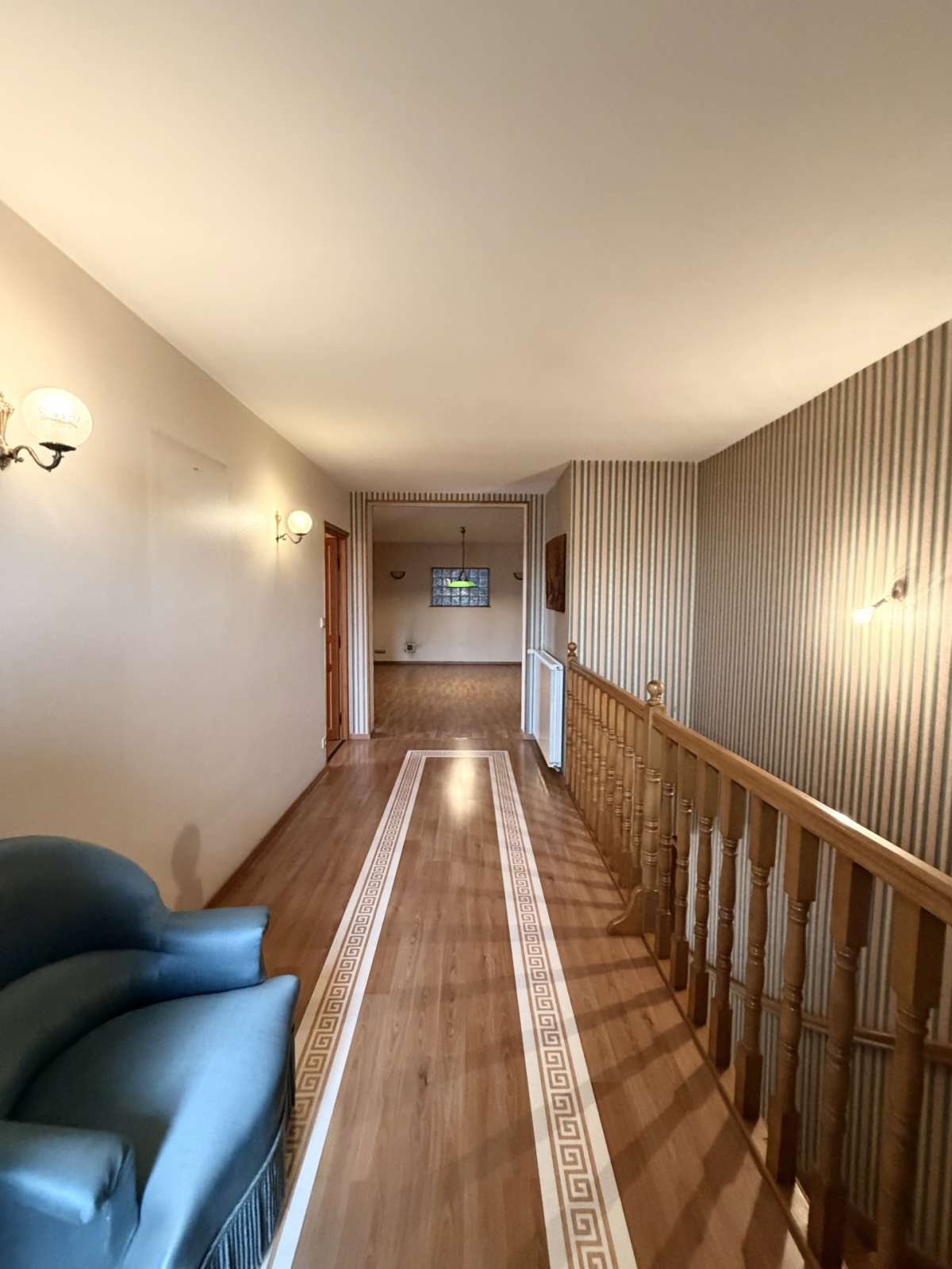 Maison F7 - LIMEY-REMENAUVILLE *