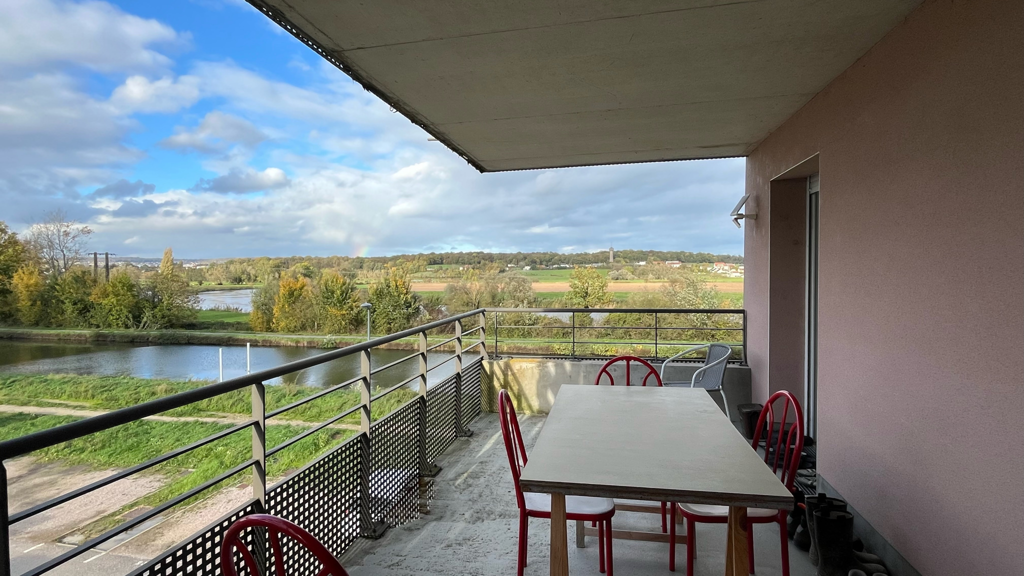 Appartement F5 - LANEUVEVILLE *