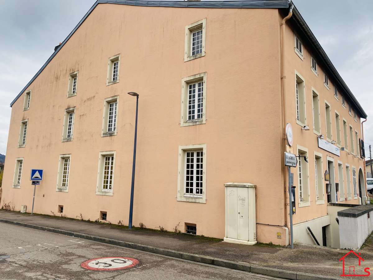 Ancien Restaurant avec Fort Potentiel de Rénovation