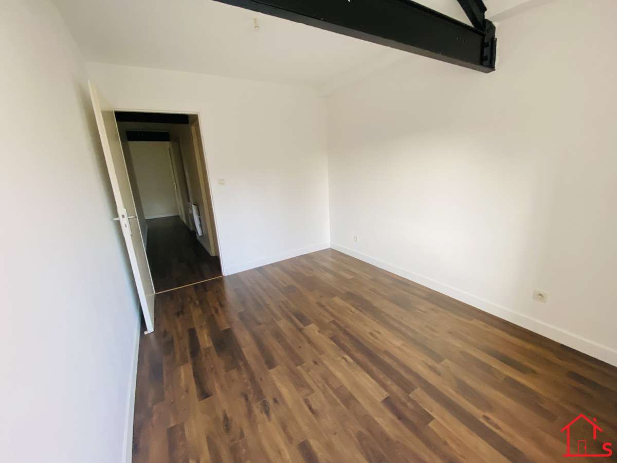 Charmant Appartement au Cœur de Pont-à-Mousson   2 Parkings Intérieurs
